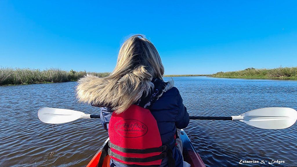 Kayak en el arroyo Carambolita desde El Tránsito